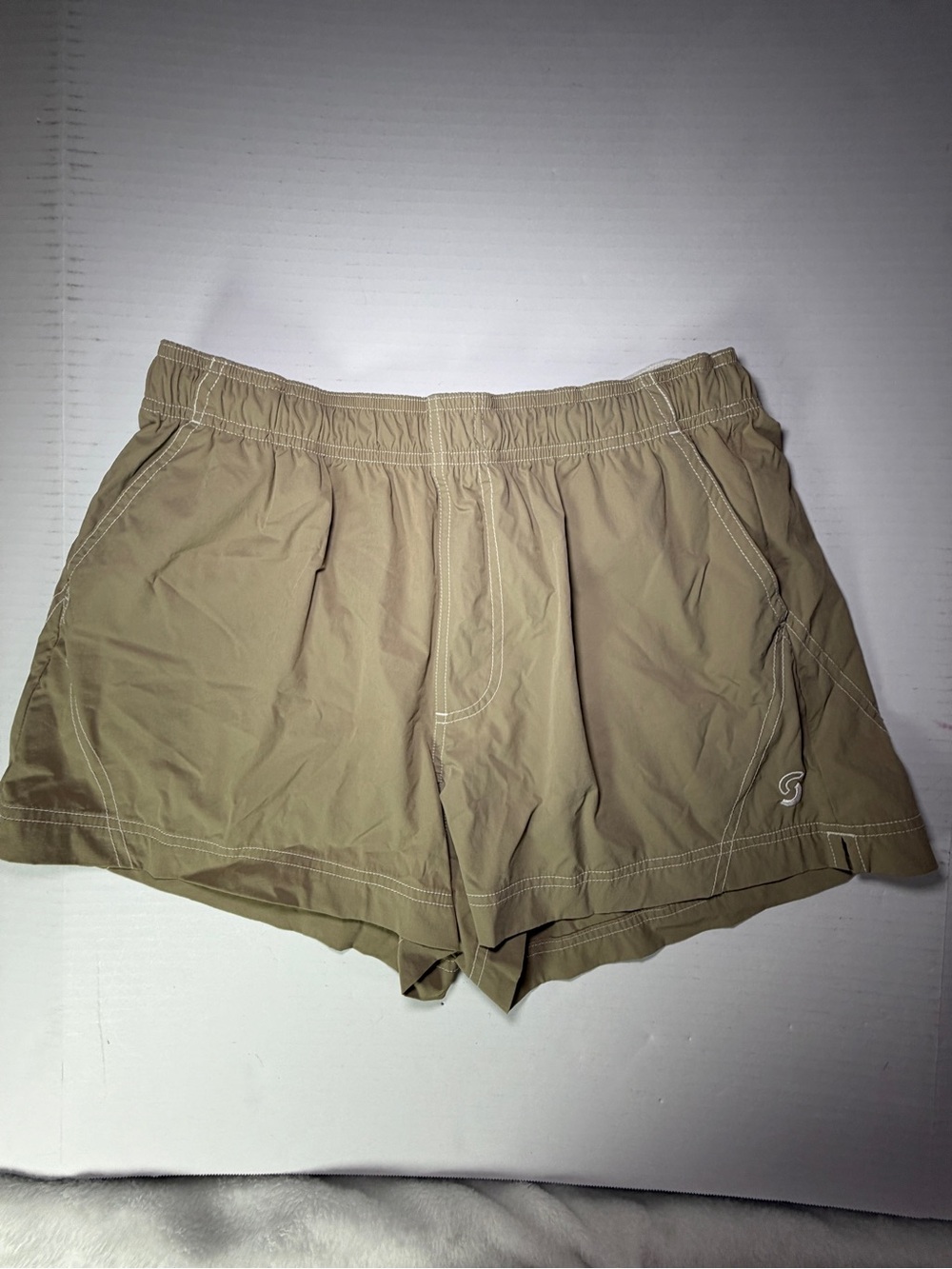 Women's Athletic Pull-On Shorts in Light Khaki